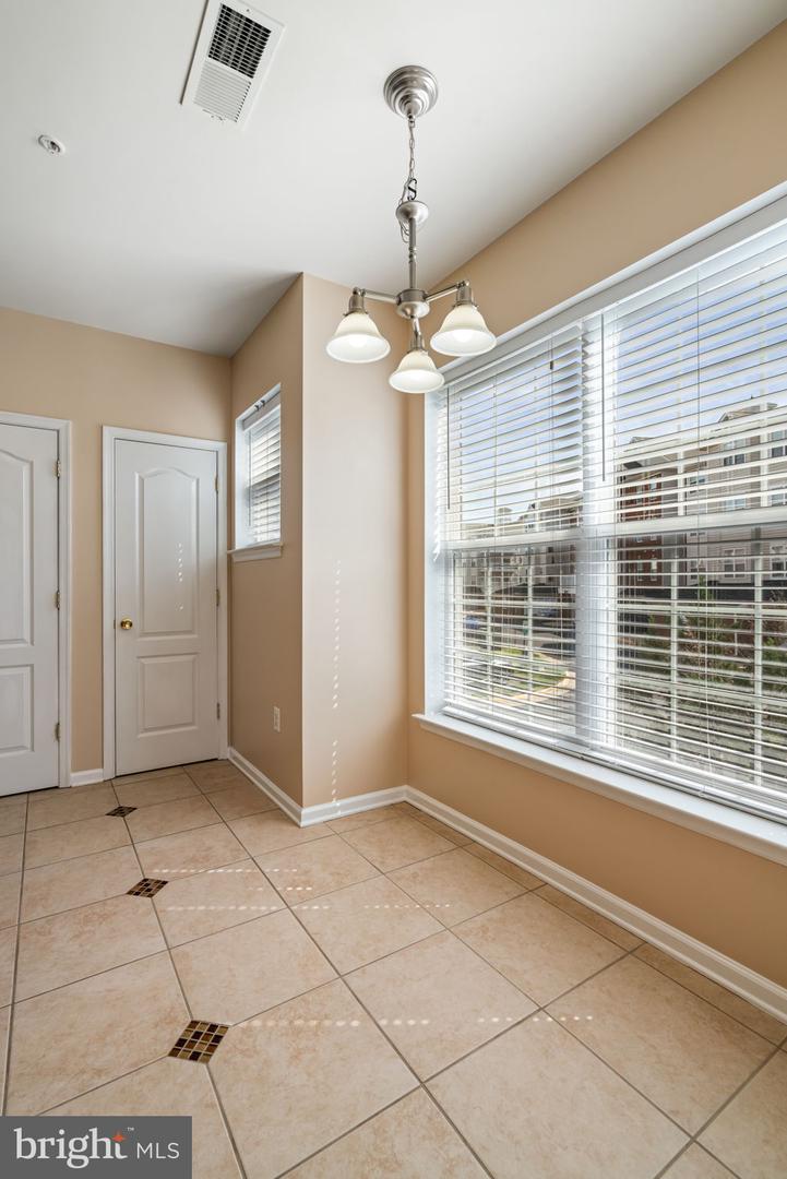 9710 HANDERSON PL #UNIT 207, MANASSAS PARK, Virginia 20111, 2 Bedrooms Bedrooms, ,2 BathroomsBathrooms,Residential,For sale,9710 HANDERSON PL #UNIT 207,VAMP2003006 MLS # VAMP2003006
