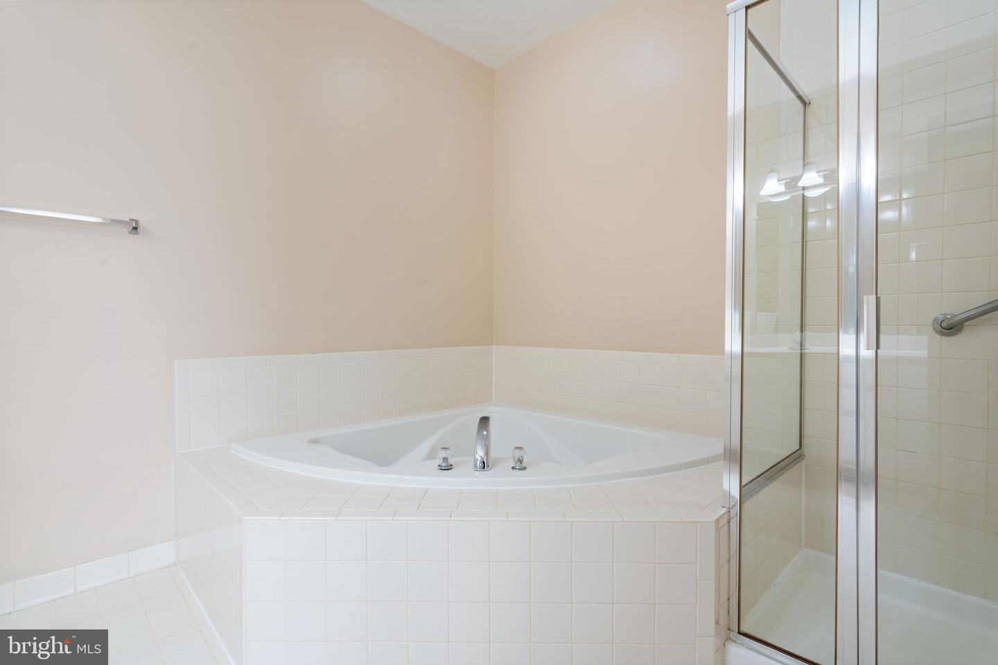 9710 HANDERSON PL #UNIT 207, MANASSAS PARK, Virginia 20111, 2 Bedrooms Bedrooms, ,2 BathroomsBathrooms,Residential,For sale,9710 HANDERSON PL #UNIT 207,VAMP2003006 MLS # VAMP2003006