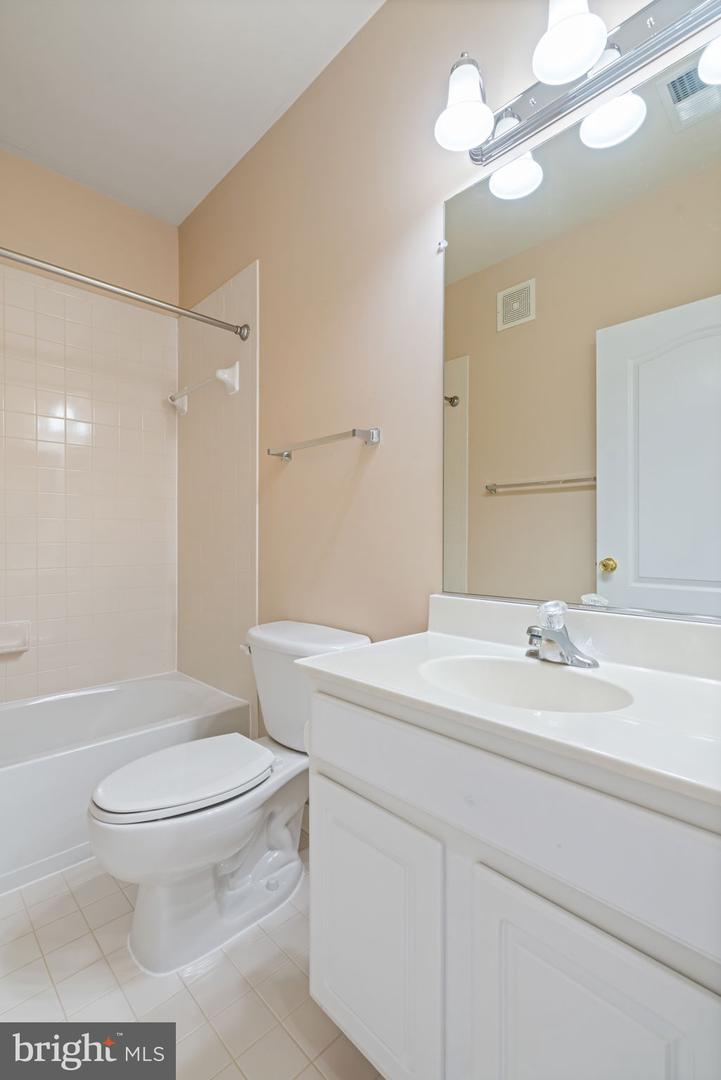 9710 HANDERSON PL #UNIT 207, MANASSAS PARK, Virginia 20111, 2 Bedrooms Bedrooms, ,2 BathroomsBathrooms,Residential,For sale,9710 HANDERSON PL #UNIT 207,VAMP2003006 MLS # VAMP2003006