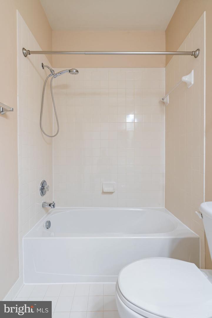 9710 HANDERSON PL #UNIT 207, MANASSAS PARK, Virginia 20111, 2 Bedrooms Bedrooms, ,2 BathroomsBathrooms,Residential,For sale,9710 HANDERSON PL #UNIT 207,VAMP2003006 MLS # VAMP2003006