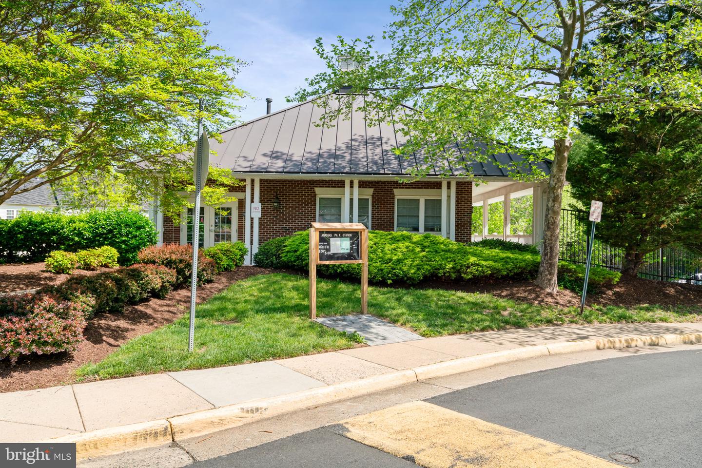 9710 HANDERSON PL #UNIT 207, MANASSAS PARK, Virginia 20111, 2 Bedrooms Bedrooms, ,2 BathroomsBathrooms,Residential,For sale,9710 HANDERSON PL #UNIT 207,VAMP2003006 MLS # VAMP2003006