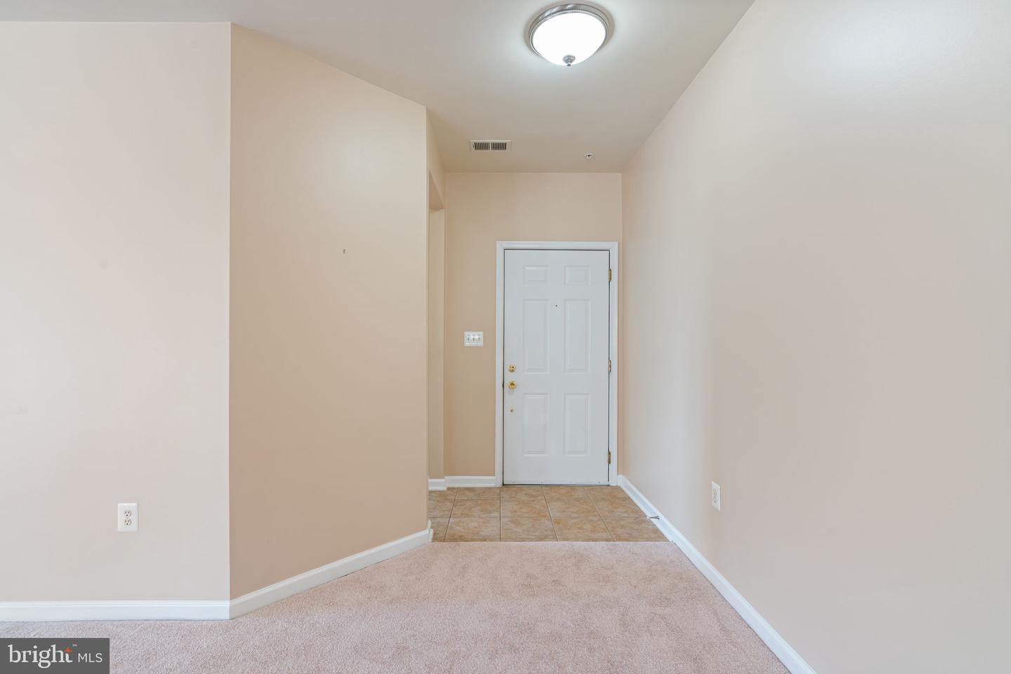 9710 HANDERSON PL #UNIT 207, MANASSAS PARK, Virginia 20111, 2 Bedrooms Bedrooms, ,2 BathroomsBathrooms,Residential,For sale,9710 HANDERSON PL #UNIT 207,VAMP2003006 MLS # VAMP2003006