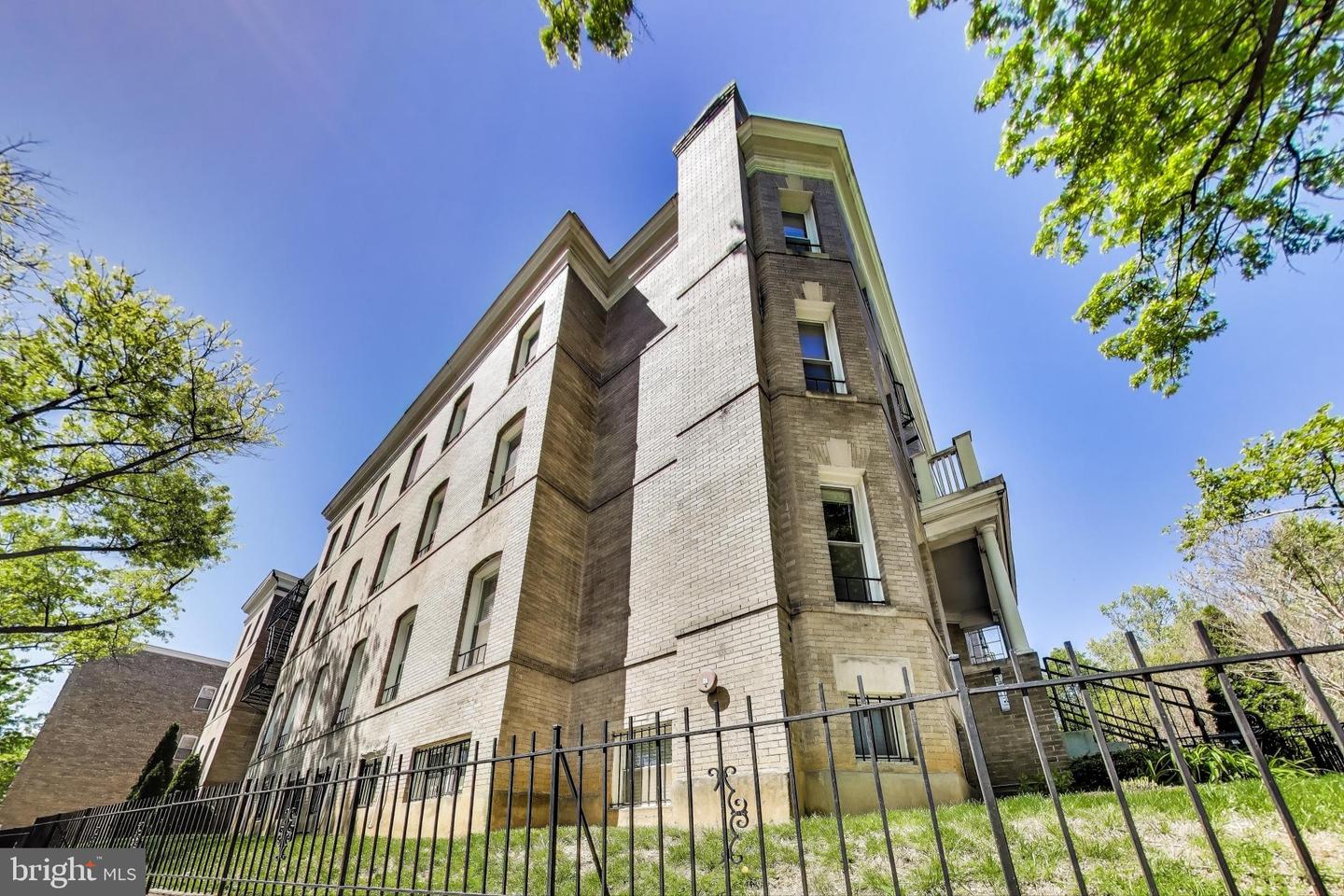 1106 COLUMBIA RD NW #103, WASHINGTON, District Of Columbia 20009, 2 Bedrooms Bedrooms, 5 Rooms Rooms,1 BathroomBathrooms,Residential,For sale,1106 COLUMBIA RD NW #103,DCDC2198676 MLS # DCDC2198676