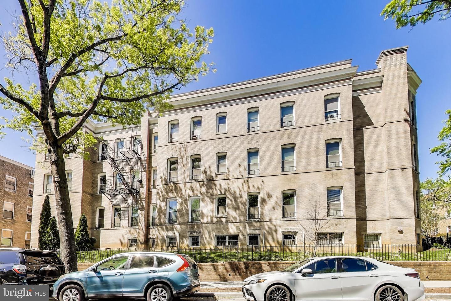 1106 COLUMBIA RD NW #103, WASHINGTON, District Of Columbia 20009, 2 Bedrooms Bedrooms, 5 Rooms Rooms,1 BathroomBathrooms,Residential,For sale,1106 COLUMBIA RD NW #103,DCDC2198676 MLS # DCDC2198676