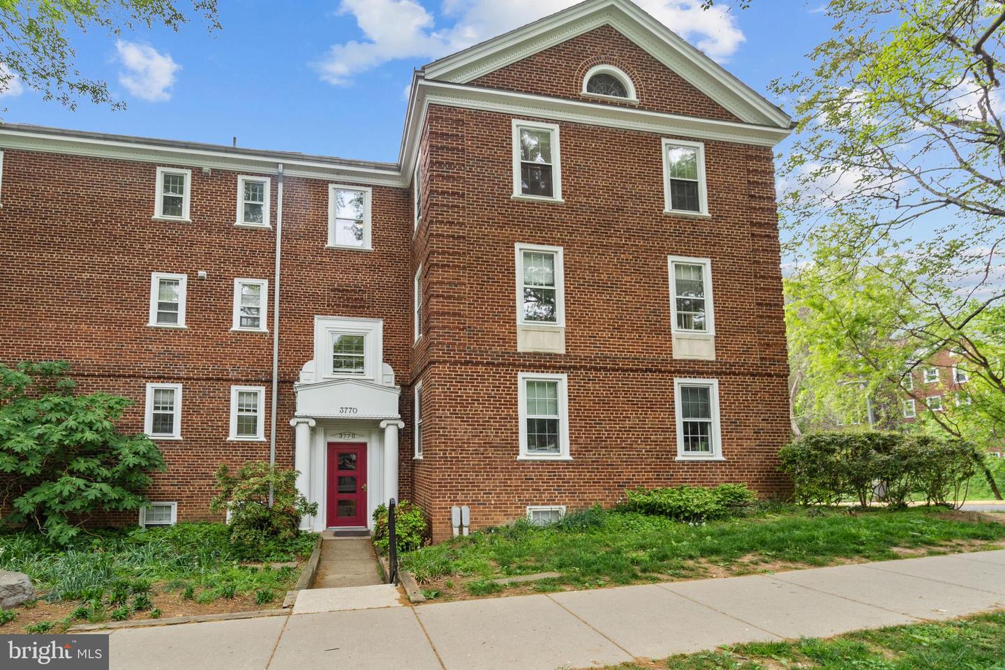 3770 39TH ST NW #E137, WASHINGTON, District Of Columbia 20016, 3 Bedrooms Bedrooms, ,1 BathroomBathrooms,Residential,For sale,3770 39TH ST NW #E137,DCDC2198688 MLS # DCDC2198688