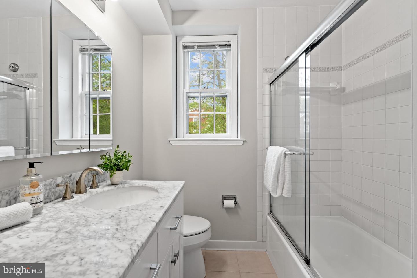 3770 39TH ST NW #E137, WASHINGTON, District Of Columbia 20016, 3 Bedrooms Bedrooms, ,1 BathroomBathrooms,Residential,For sale,3770 39TH ST NW #E137,DCDC2198688 MLS # DCDC2198688