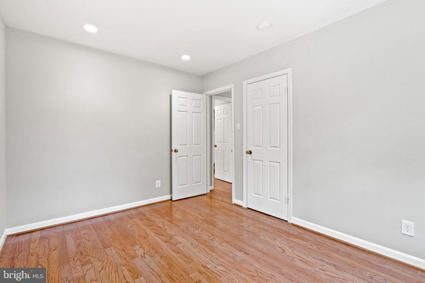 3770 39TH ST NW #E137, WASHINGTON, District Of Columbia 20016, 3 Bedrooms Bedrooms, ,1 BathroomBathrooms,Residential,For sale,3770 39TH ST NW #E137,DCDC2198688 MLS # DCDC2198688