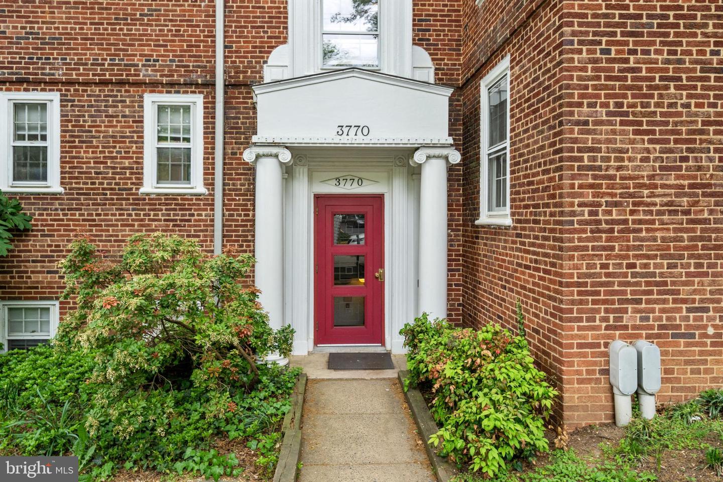 3770 39TH ST NW #E137, WASHINGTON, District Of Columbia 20016, 3 Bedrooms Bedrooms, ,1 BathroomBathrooms,Residential,For sale,3770 39TH ST NW #E137,DCDC2198688 MLS # DCDC2198688