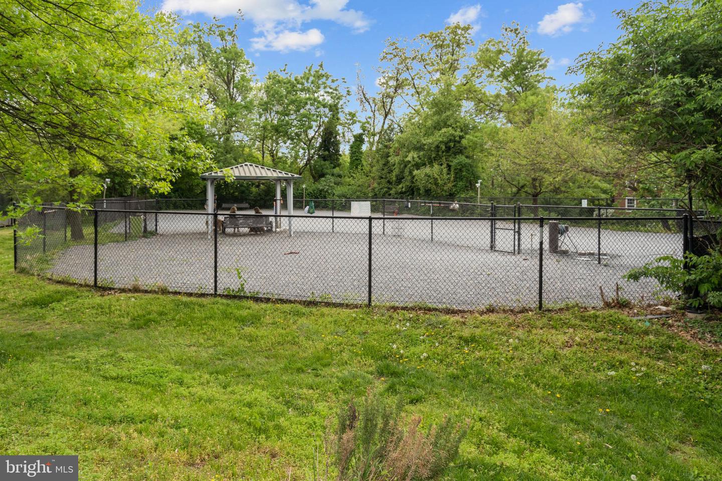3770 39TH ST NW #E137, WASHINGTON, District Of Columbia 20016, 3 Bedrooms Bedrooms, ,1 BathroomBathrooms,Residential,For sale,3770 39TH ST NW #E137,DCDC2198688 MLS # DCDC2198688