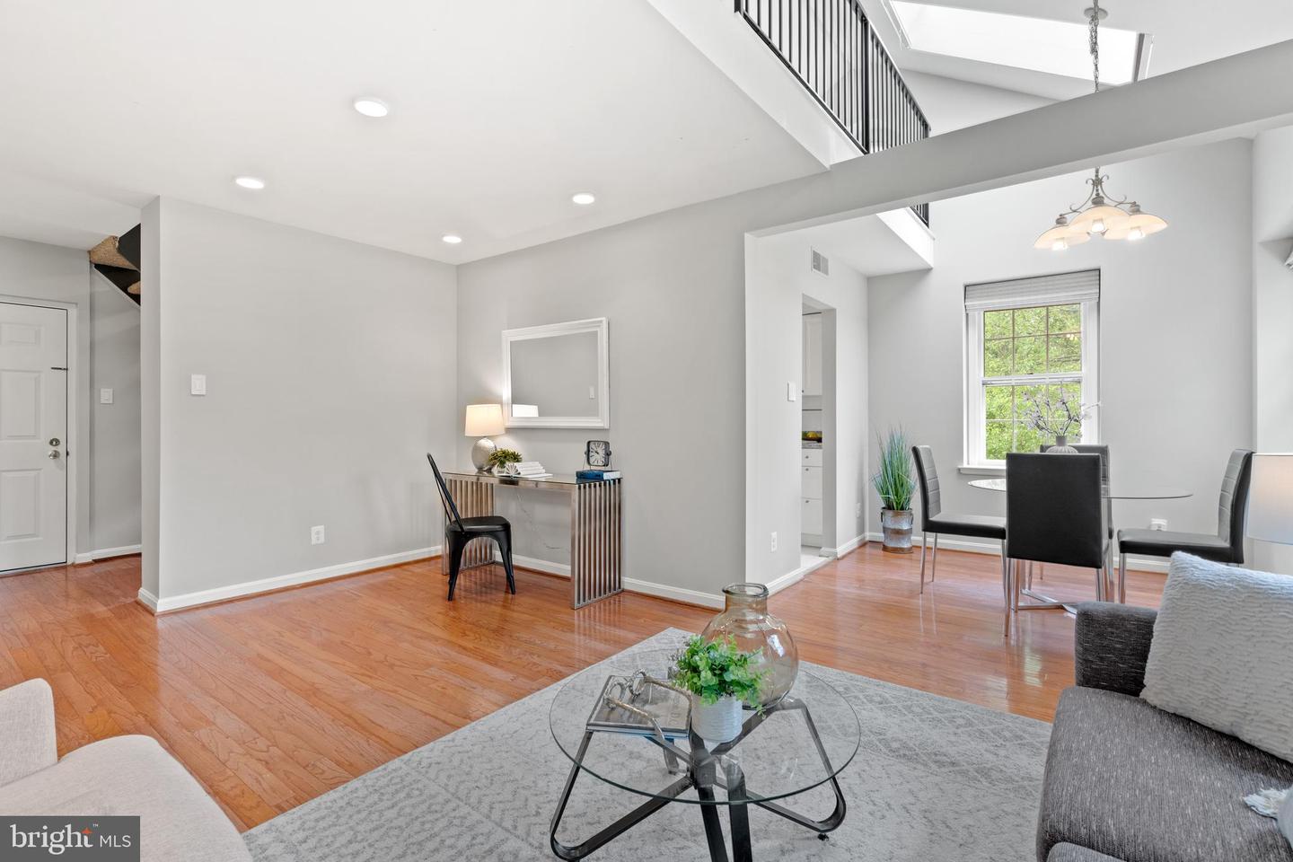 3770 39TH ST NW #E137, WASHINGTON, District Of Columbia 20016, 3 Bedrooms Bedrooms, ,1 BathroomBathrooms,Residential,For sale,3770 39TH ST NW #E137,DCDC2198688 MLS # DCDC2198688