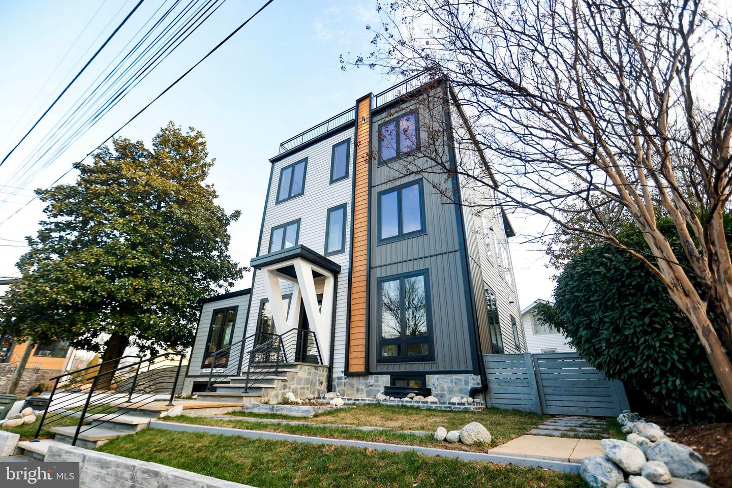 3500 7TH ST N, ARLINGTON, Virginia 22201, 6 Bedrooms Bedrooms, ,5 BathroomsBathrooms,Residential,For sale,3500 7TH ST N,VAAR2056932 MLS # VAAR2056932