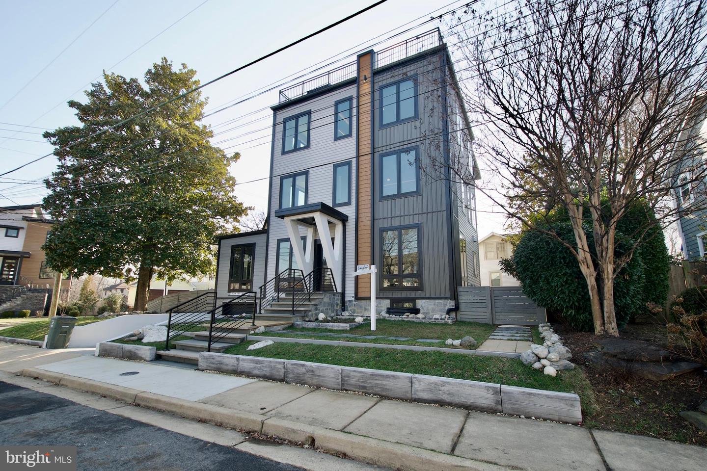 3500 7TH ST N, ARLINGTON, Virginia 22201, 6 Bedrooms Bedrooms, ,5 BathroomsBathrooms,Residential,For sale,3500 7TH ST N,VAAR2056932 MLS # VAAR2056932