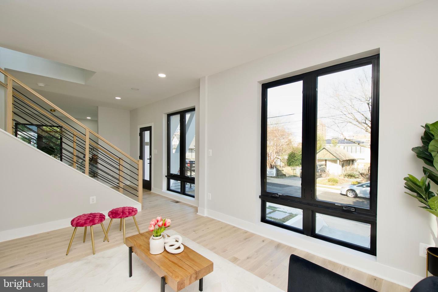 3500 7TH ST N, ARLINGTON, Virginia 22201, 6 Bedrooms Bedrooms, ,5 BathroomsBathrooms,Residential,For sale,3500 7TH ST N,VAAR2056932 MLS # VAAR2056932