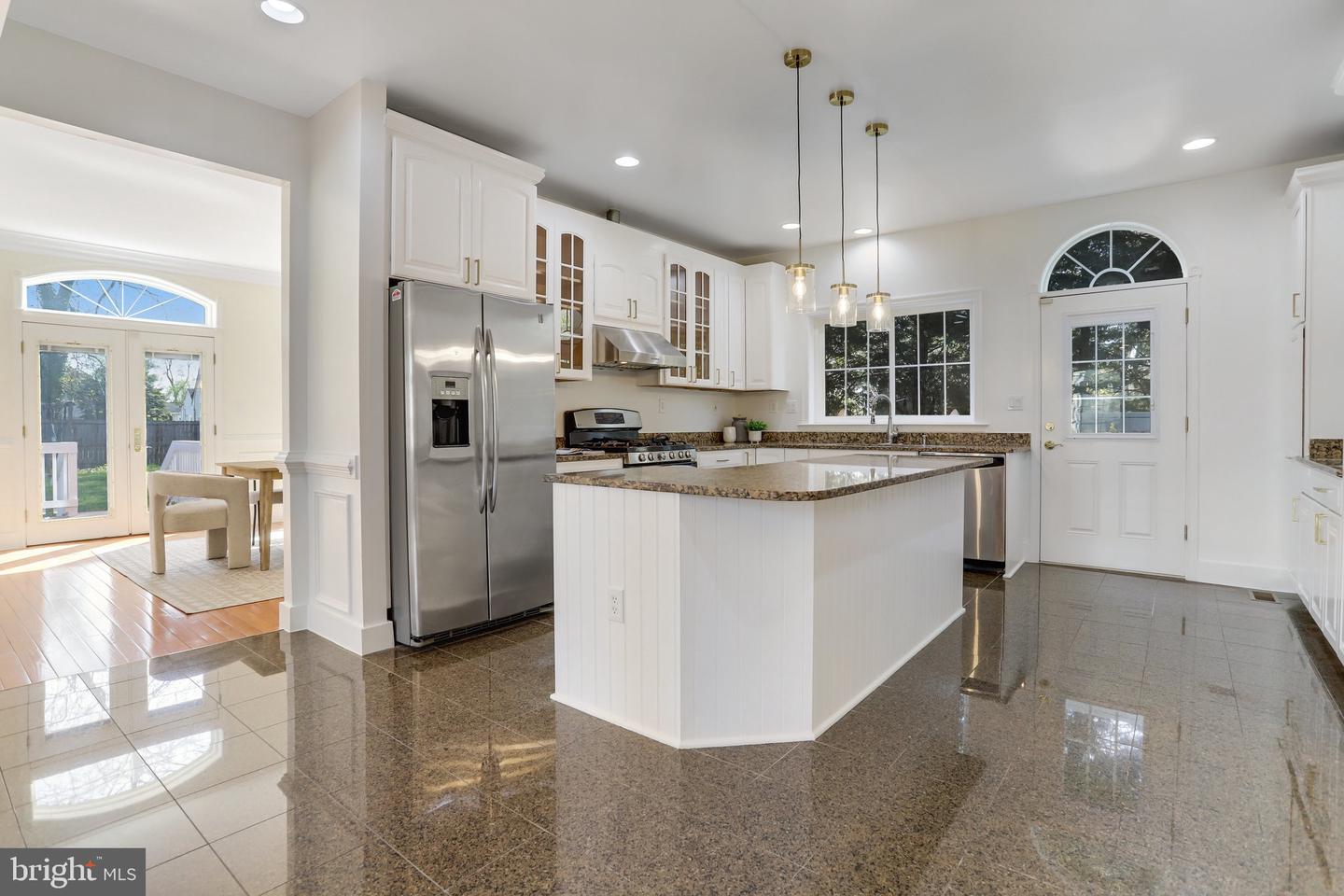 1615 S OAKLAND ST, ARLINGTON, Virginia 22204, 7 Bedrooms Bedrooms, ,5 BathroomsBathrooms,Residential,For sale,1615 S OAKLAND ST,VAAR2056936 MLS # VAAR2056936