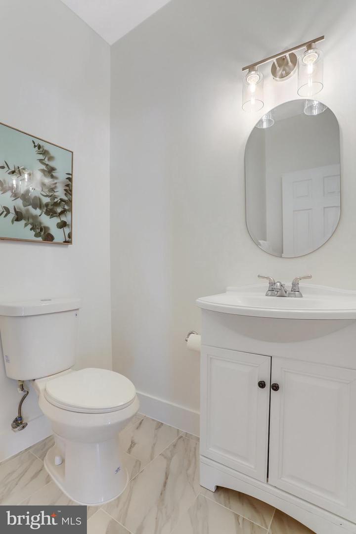 1615 S OAKLAND ST, ARLINGTON, Virginia 22204, 7 Bedrooms Bedrooms, ,5 BathroomsBathrooms,Residential,For sale,1615 S OAKLAND ST,VAAR2056936 MLS # VAAR2056936
