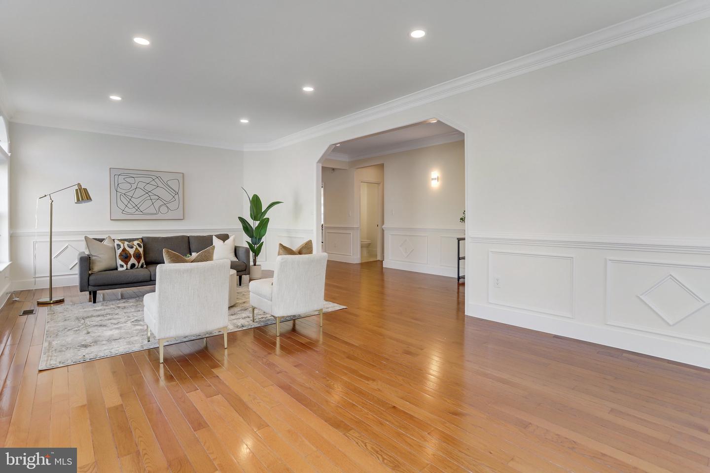 1615 S OAKLAND ST, ARLINGTON, Virginia 22204, 7 Bedrooms Bedrooms, ,5 BathroomsBathrooms,Residential,For sale,1615 S OAKLAND ST,VAAR2056936 MLS # VAAR2056936