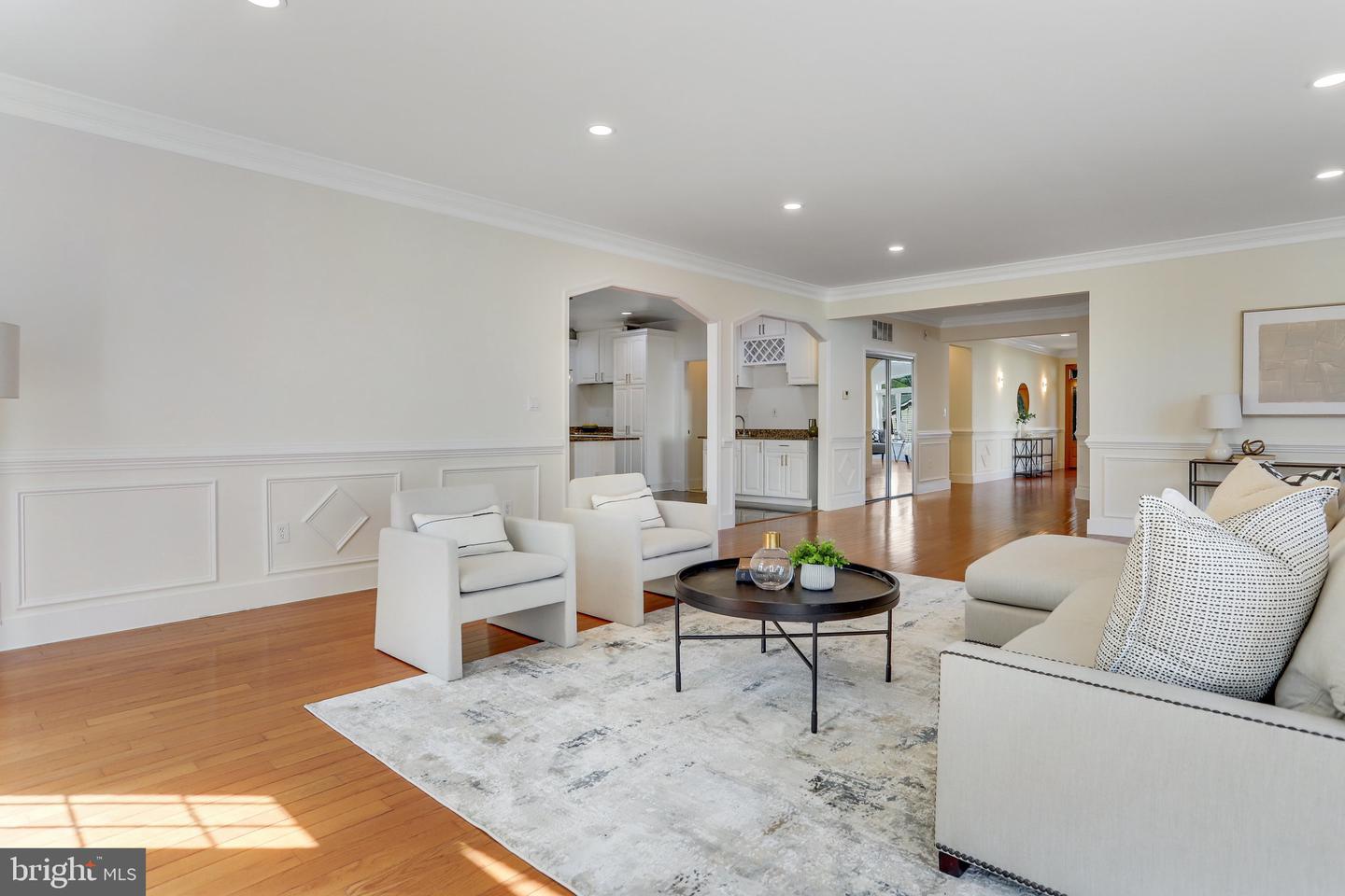 1615 S OAKLAND ST, ARLINGTON, Virginia 22204, 7 Bedrooms Bedrooms, ,5 BathroomsBathrooms,Residential,For sale,1615 S OAKLAND ST,VAAR2056936 MLS # VAAR2056936