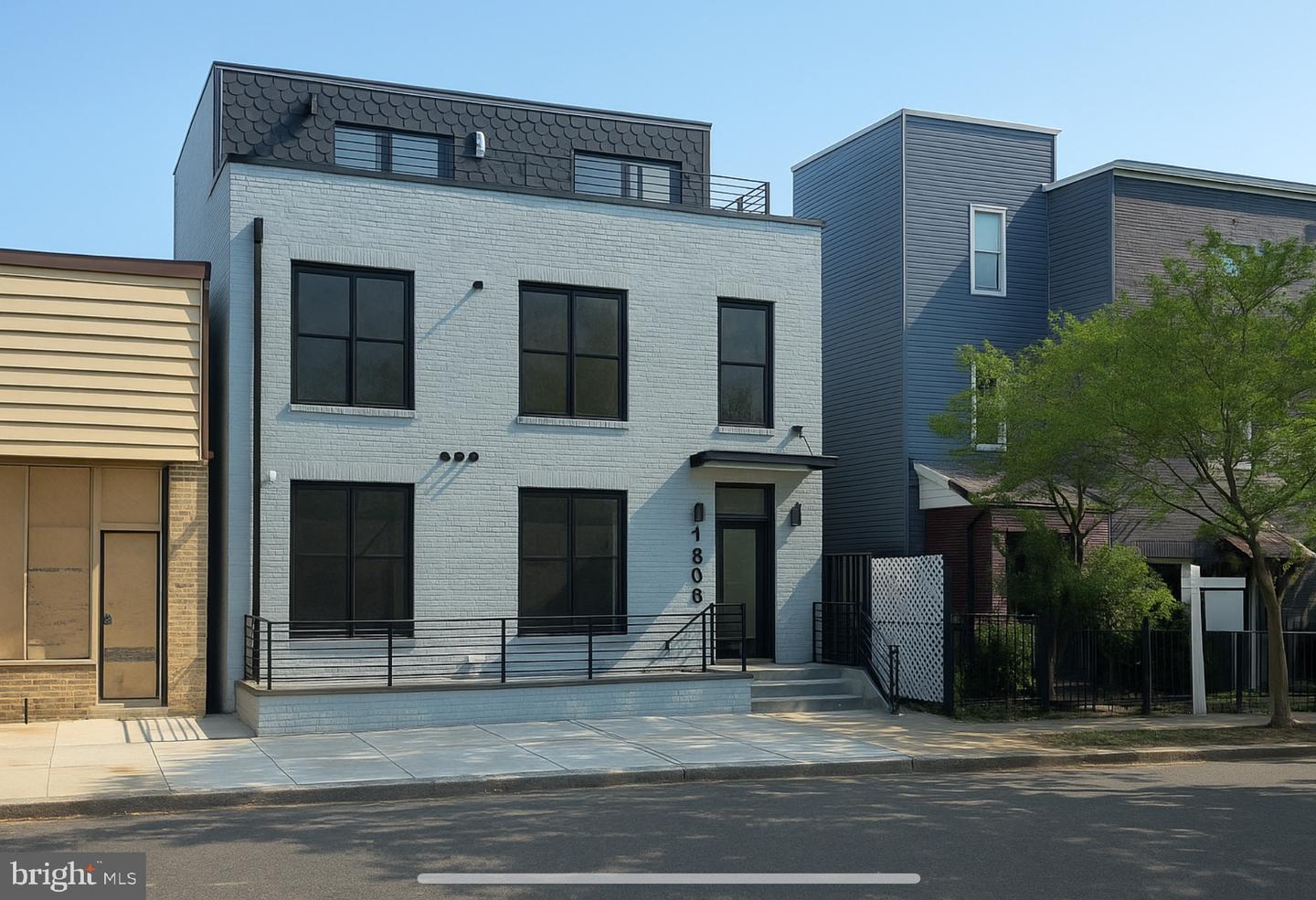 1806 D ST NE #4, WASHINGTON, District Of Columbia 20002, 2 Bedrooms Bedrooms, ,1 BathroomBathrooms,Residential,For sale,1806 D ST NE #4,DCDC2198740 MLS # DCDC2198740