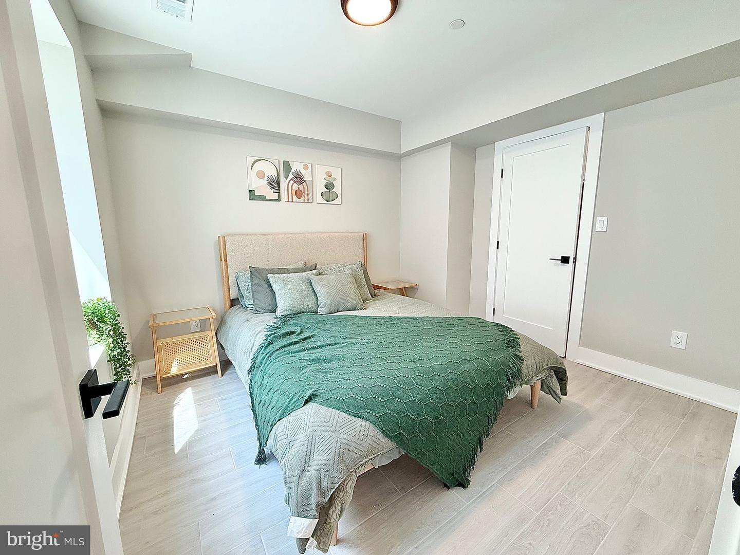 1806 D ST NE #1, WASHINGTON, District Of Columbia 20002, 2 Bedrooms Bedrooms, ,1 BathroomBathrooms,Residential,For sale,1806 D ST NE #1,DCDC2198752 MLS # DCDC2198752