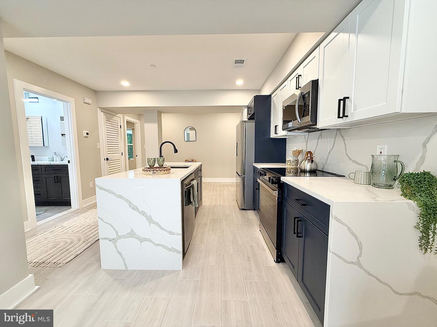 1806 D ST NE #1, WASHINGTON, District Of Columbia 20002, 2 Bedrooms Bedrooms, ,1 BathroomBathrooms,Residential,For sale,1806 D ST NE #1,DCDC2198752 MLS # DCDC2198752