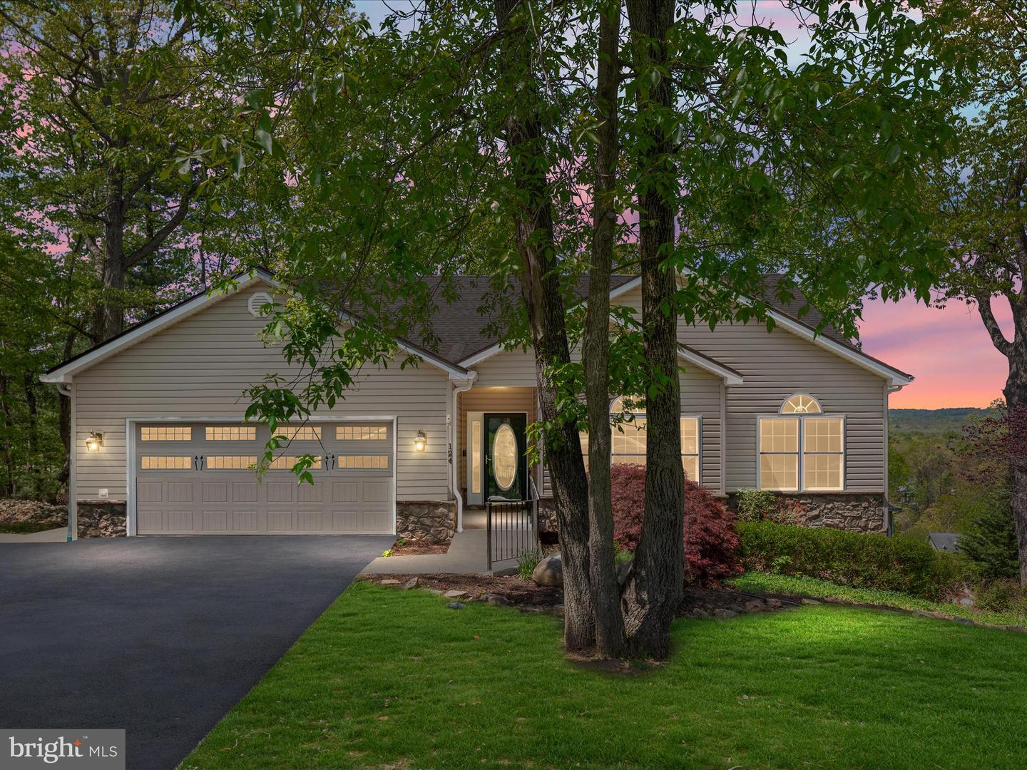 124 DOWNHILL CIR, CROSS JUNCTION, Virginia 22625, 3 Bedrooms Bedrooms, ,2 BathroomsBathrooms,Residential,For sale,124 DOWNHILL CIR,VAFV2033872 MLS # VAFV2033872
