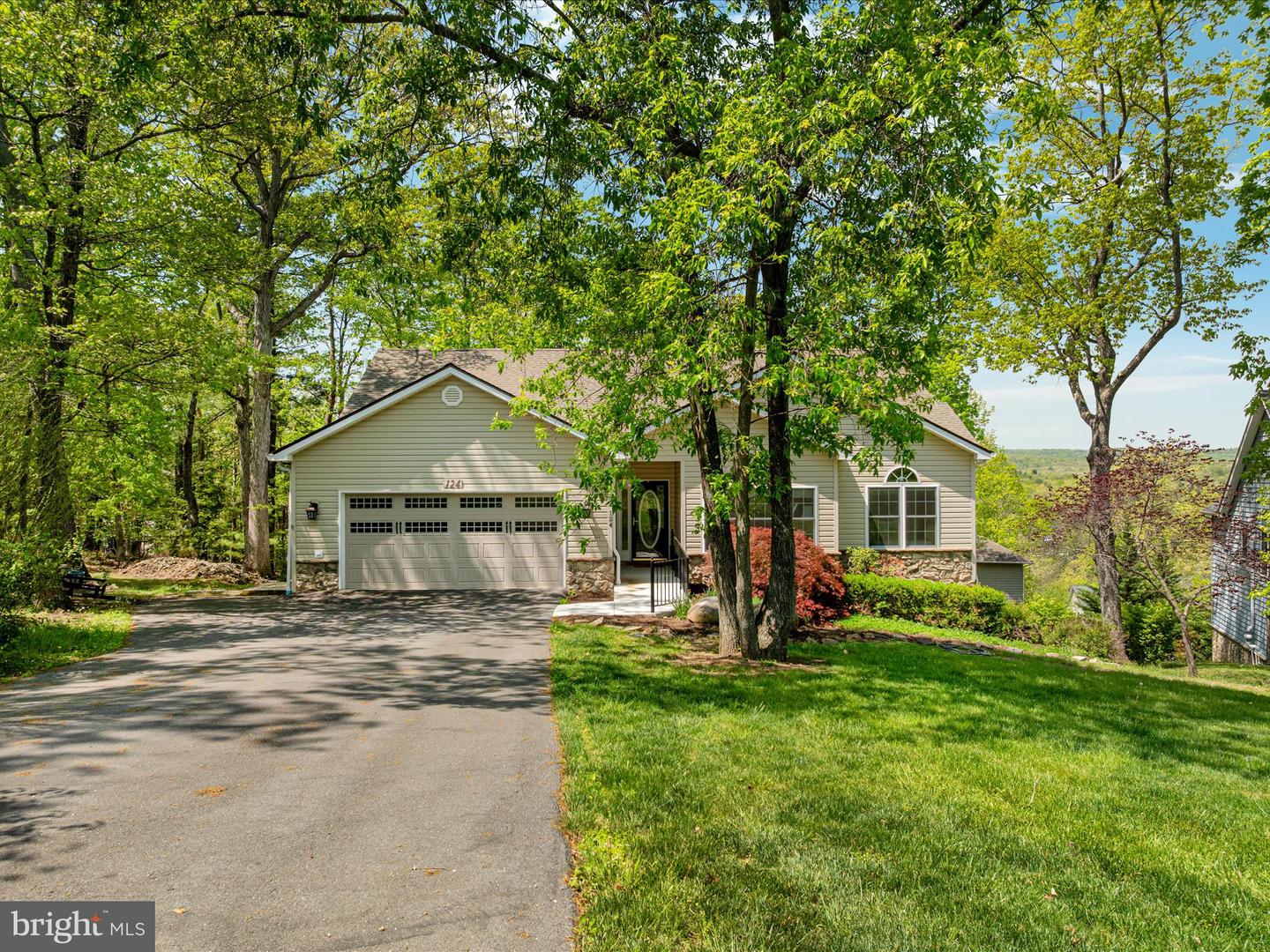 124 DOWNHILL CIR, CROSS JUNCTION, Virginia 22625, 3 Bedrooms Bedrooms, ,2 BathroomsBathrooms,Residential,For sale,124 DOWNHILL CIR,VAFV2033872 MLS # VAFV2033872