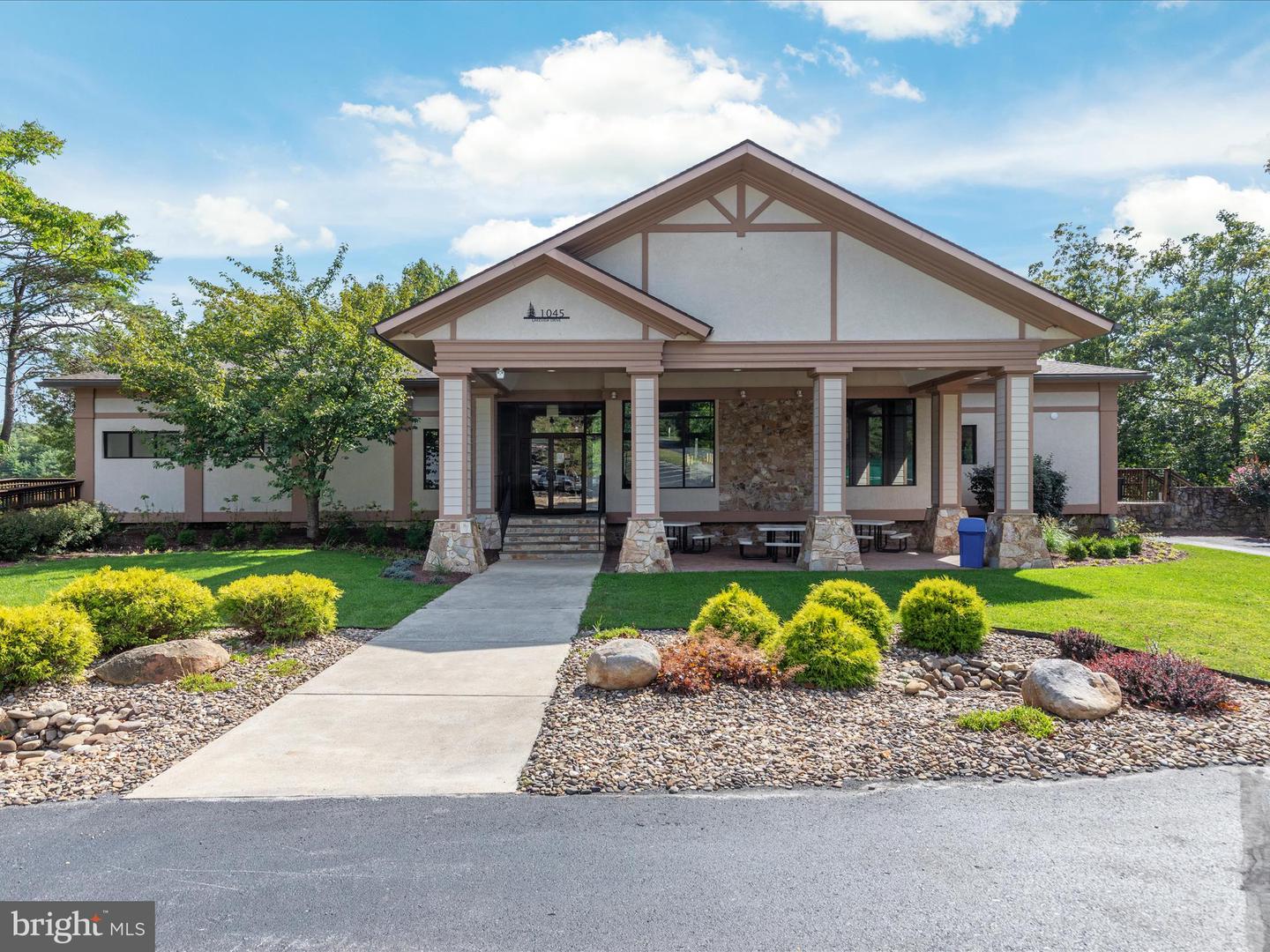 124 DOWNHILL CIR, CROSS JUNCTION, Virginia 22625, 3 Bedrooms Bedrooms, ,2 BathroomsBathrooms,Residential,For sale,124 DOWNHILL CIR,VAFV2033872 MLS # VAFV2033872