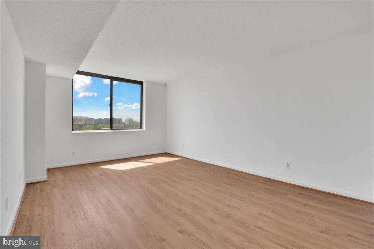 3709 S GEORGE MASON DR #1109E, FALLS CHURCH, Virginia 22041, 1 Bedroom Bedrooms, ,1 BathroomBathrooms,Residential,For sale,3709 S GEORGE MASON DR #1109E,VAFX2238346 MLS # VAFX2238346