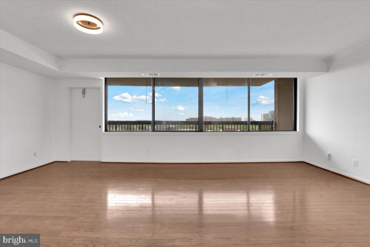 3709 S GEORGE MASON DR #1109E, FALLS CHURCH, Virginia 22041, 1 Bedroom Bedrooms, ,1 BathroomBathrooms,Residential,For sale,3709 S GEORGE MASON DR #1109E,VAFX2238346 MLS # VAFX2238346