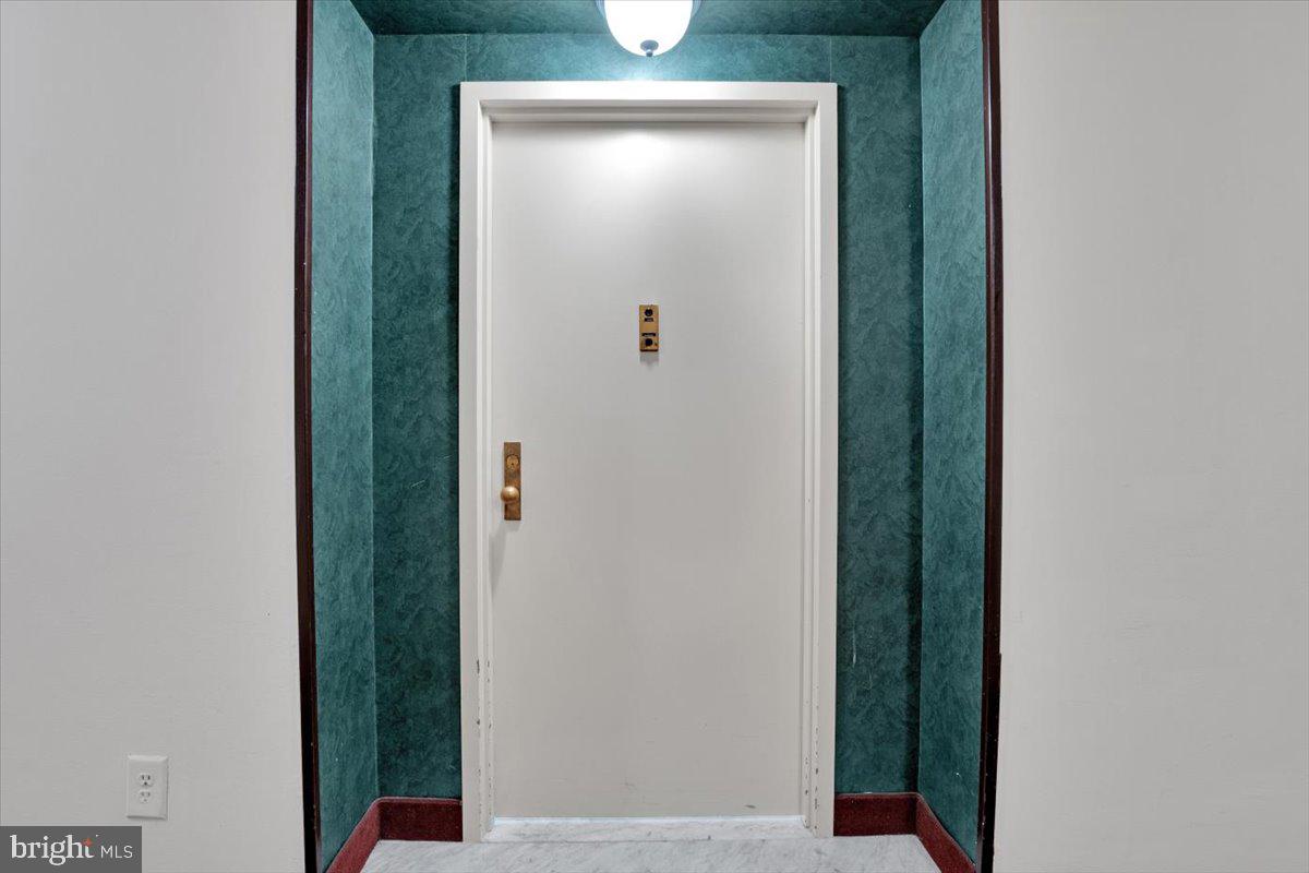 3709 S GEORGE MASON DR #1109E, FALLS CHURCH, Virginia 22041, 1 Bedroom Bedrooms, ,1 BathroomBathrooms,Residential,For sale,3709 S GEORGE MASON DR #1109E,VAFX2238346 MLS # VAFX2238346