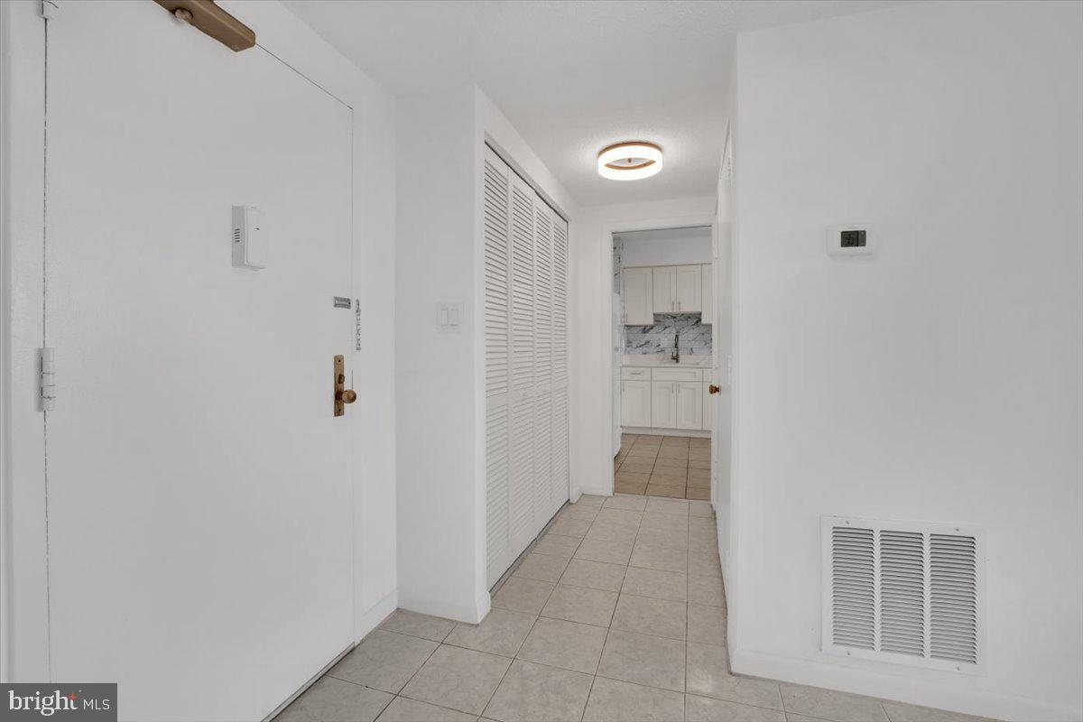 3709 S GEORGE MASON DR #1109E, FALLS CHURCH, Virginia 22041, 1 Bedroom Bedrooms, ,1 BathroomBathrooms,Residential,For sale,3709 S GEORGE MASON DR #1109E,VAFX2238346 MLS # VAFX2238346