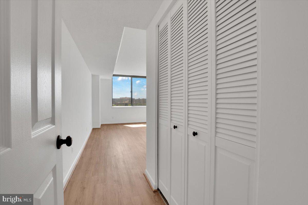 3709 S GEORGE MASON DR #1109E, FALLS CHURCH, Virginia 22041, 1 Bedroom Bedrooms, ,1 BathroomBathrooms,Residential,For sale,3709 S GEORGE MASON DR #1109E,VAFX2238346 MLS # VAFX2238346