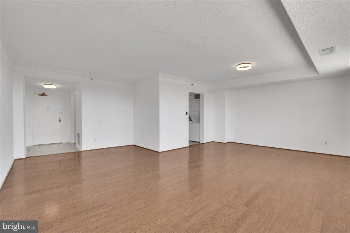 3709 S GEORGE MASON DR #1109E, FALLS CHURCH, Virginia 22041, 1 Bedroom Bedrooms, ,1 BathroomBathrooms,Residential,For sale,3709 S GEORGE MASON DR #1109E,VAFX2238346 MLS # VAFX2238346