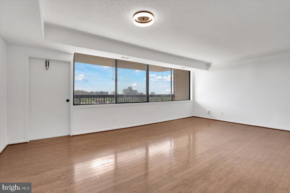 3709 S GEORGE MASON DR #1109E, FALLS CHURCH, Virginia 22041, 1 Bedroom Bedrooms, ,1 BathroomBathrooms,Residential,For sale,3709 S GEORGE MASON DR #1109E,VAFX2238346 MLS # VAFX2238346