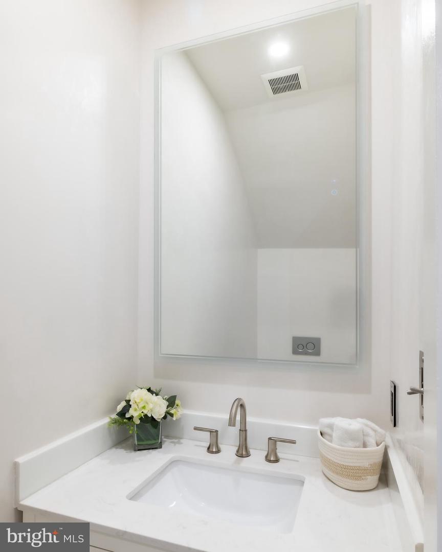 2137 R ST NW, WASHINGTON, District Of Columbia 20008, 5 Bedrooms Bedrooms, ,4 BathroomsBathrooms,Residential,For sale,2137 R ST NW,DCDC2198784 MLS # DCDC2198784