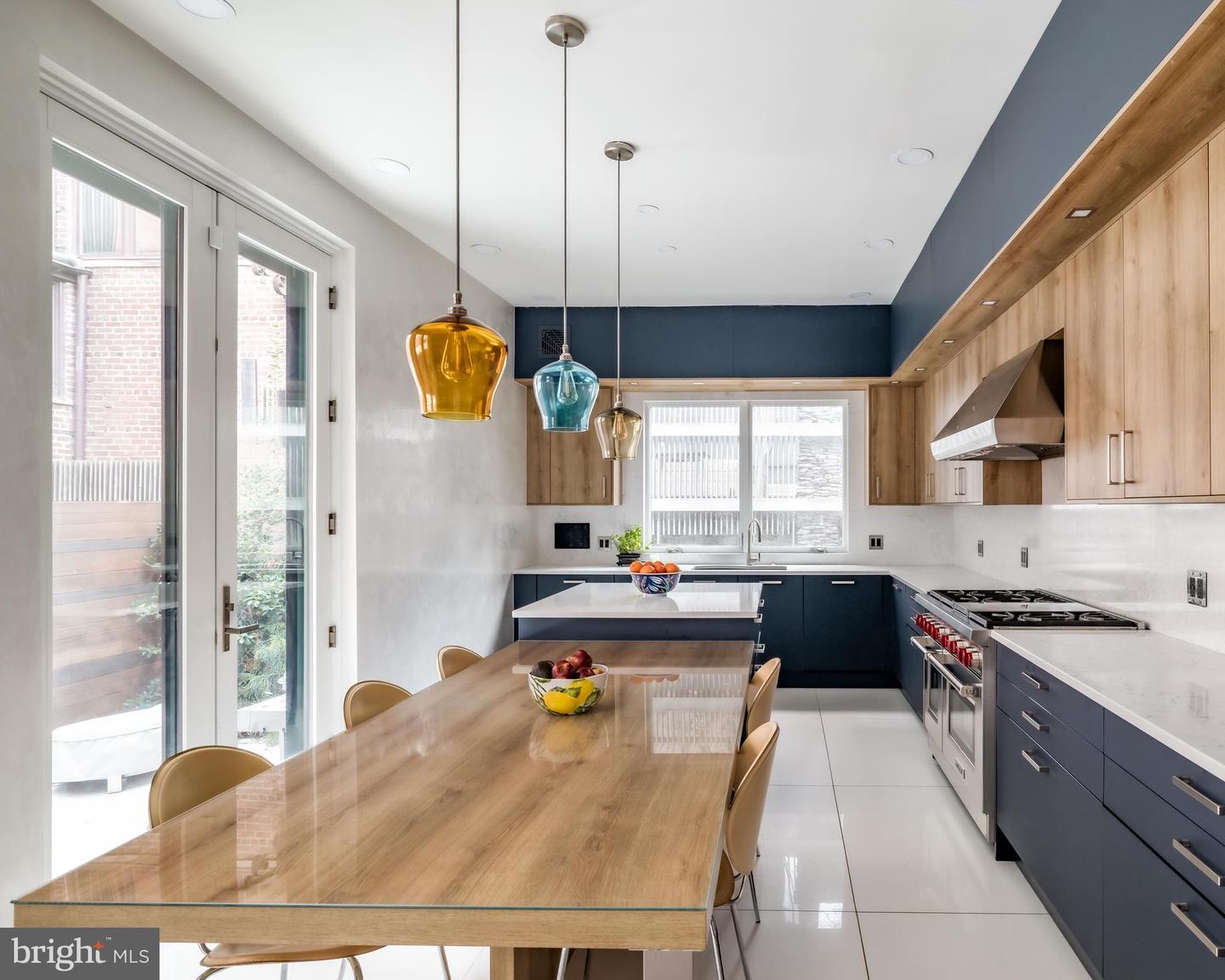 2137 R ST NW, WASHINGTON, District Of Columbia 20008, 5 Bedrooms Bedrooms, ,4 BathroomsBathrooms,Residential,For sale,2137 R ST NW,DCDC2198784 MLS # DCDC2198784