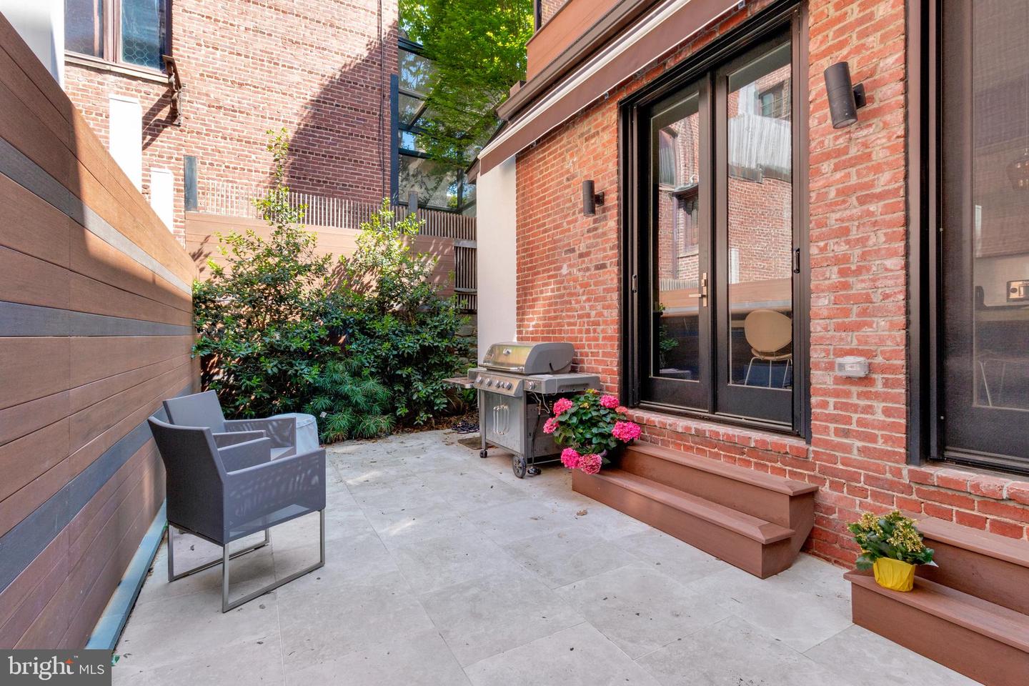 2137 R ST NW, WASHINGTON, District Of Columbia 20008, 5 Bedrooms Bedrooms, ,4 BathroomsBathrooms,Residential,For sale,2137 R ST NW,DCDC2198784 MLS # DCDC2198784