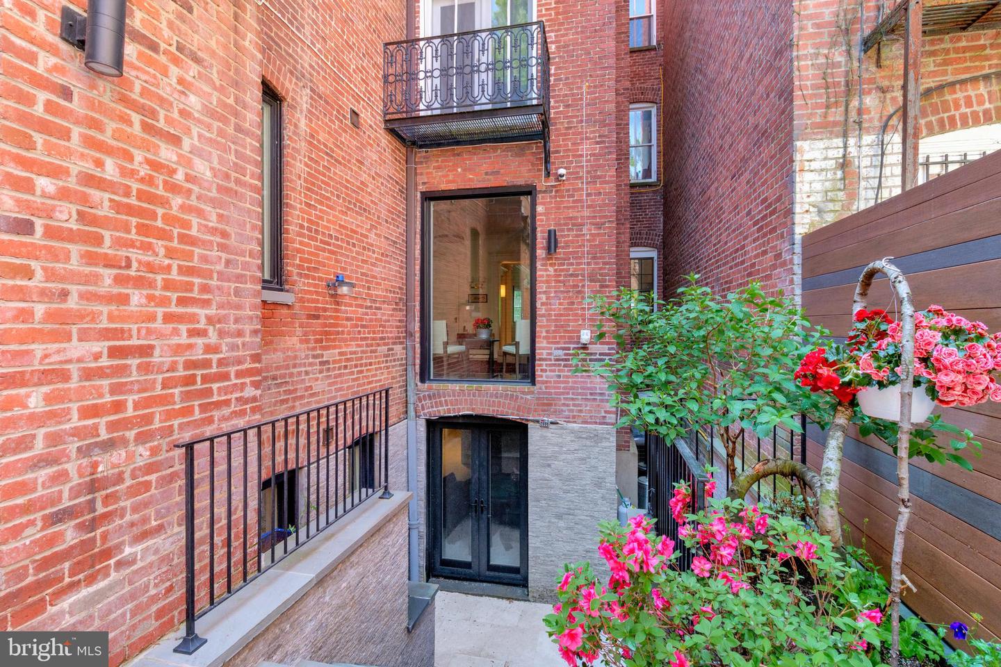 2137 R ST NW, WASHINGTON, District Of Columbia 20008, 5 Bedrooms Bedrooms, ,4 BathroomsBathrooms,Residential,For sale,2137 R ST NW,DCDC2198784 MLS # DCDC2198784