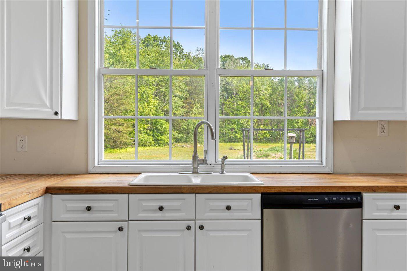 41 RICHARDS FERRY RD, FREDERICKSBURG, Virginia 22406, 3 Bedrooms Bedrooms, ,2 BathroomsBathrooms,Residential,For sale,41 RICHARDS FERRY RD,VAST2038506 MLS # VAST2038506