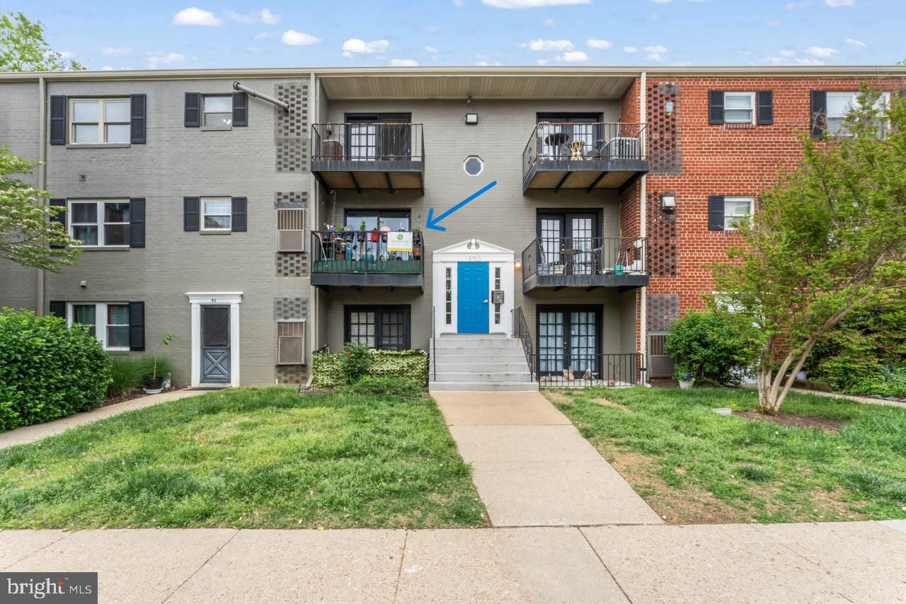 5913 MAYFLOWER CT #101, ALEXANDRIA, Virginia 22312, 2 Bedrooms Bedrooms, 4 Rooms Rooms,1 BathroomBathrooms,Residential,For sale,5913 MAYFLOWER CT #101,VAAX2044890 MLS # VAAX2044890