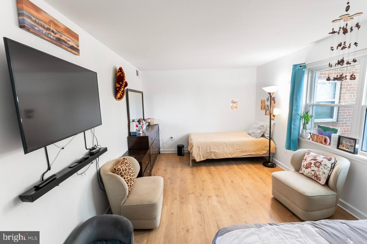 5913 MAYFLOWER CT #101, ALEXANDRIA, Virginia 22312, 2 Bedrooms Bedrooms, 4 Rooms Rooms,1 BathroomBathrooms,Residential,For sale,5913 MAYFLOWER CT #101,VAAX2044890 MLS # VAAX2044890