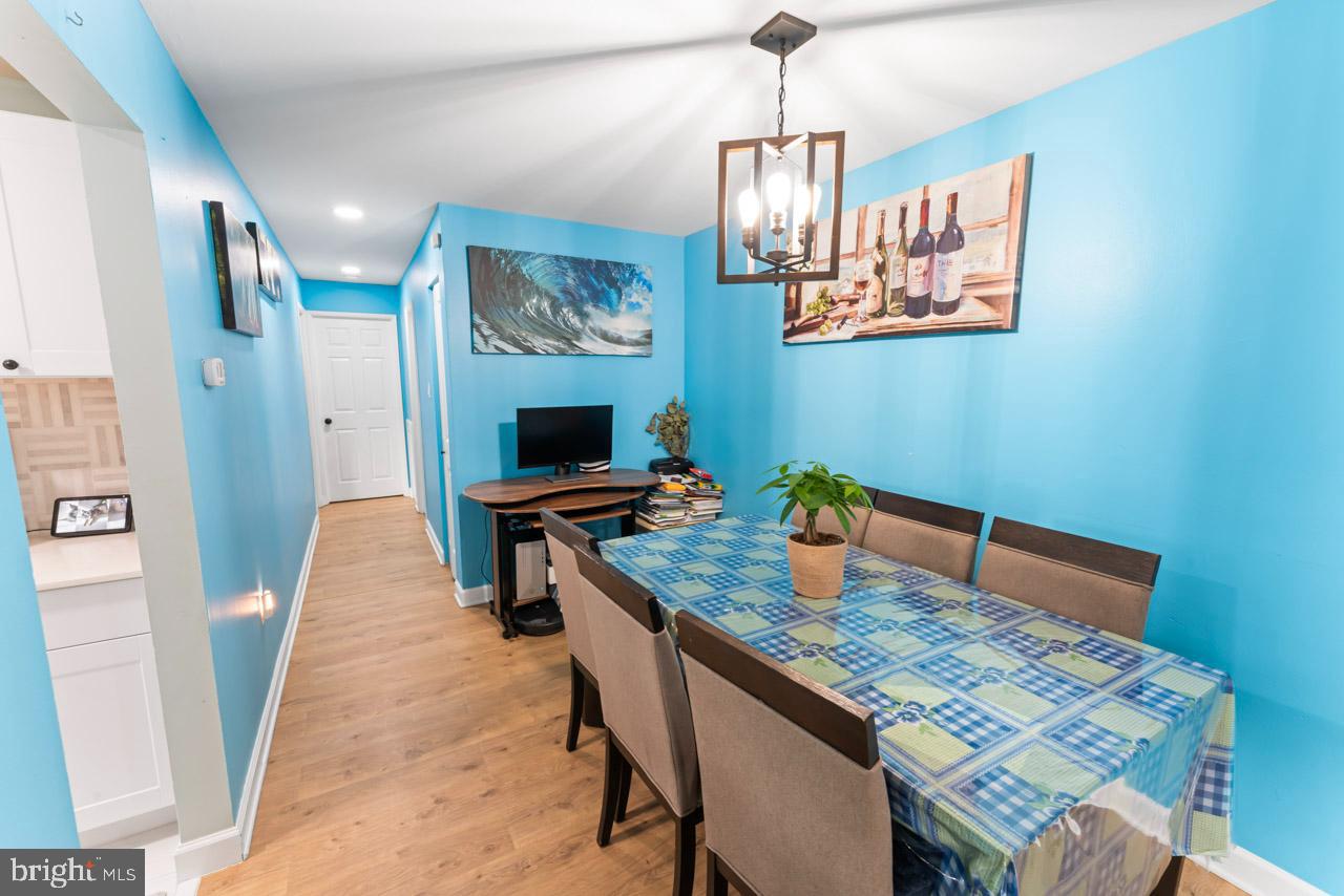 5913 MAYFLOWER CT #101, ALEXANDRIA, Virginia 22312, 2 Bedrooms Bedrooms, 4 Rooms Rooms,1 BathroomBathrooms,Residential,For sale,5913 MAYFLOWER CT #101,VAAX2044890 MLS # VAAX2044890