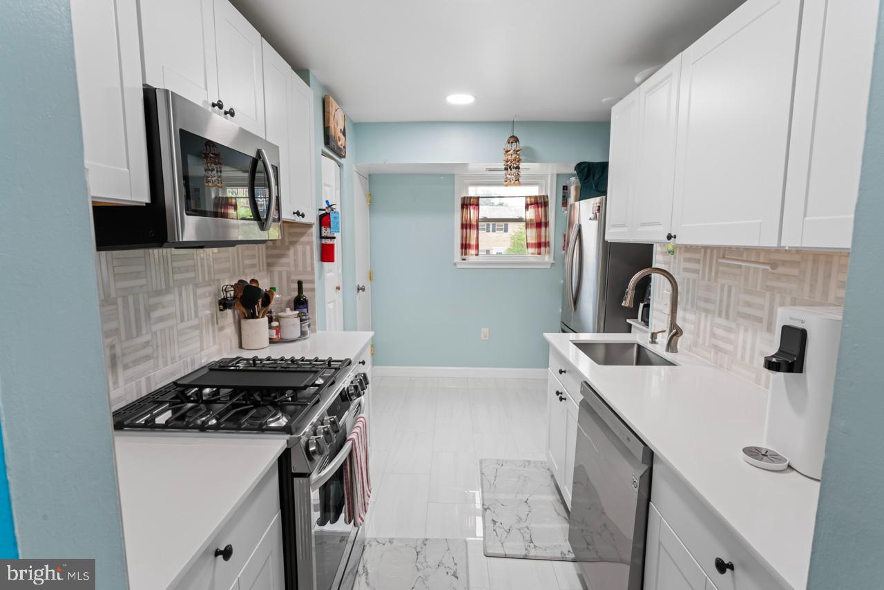 5913 MAYFLOWER CT #101, ALEXANDRIA, Virginia 22312, 2 Bedrooms Bedrooms, 4 Rooms Rooms,1 BathroomBathrooms,Residential,For sale,5913 MAYFLOWER CT #101,VAAX2044890 MLS # VAAX2044890