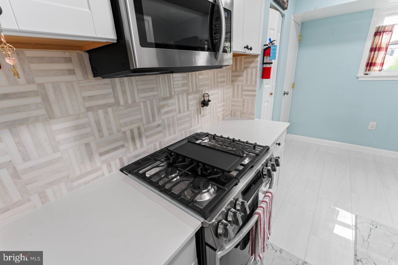 5913 MAYFLOWER CT #101, ALEXANDRIA, Virginia 22312, 2 Bedrooms Bedrooms, 4 Rooms Rooms,1 BathroomBathrooms,Residential,For sale,5913 MAYFLOWER CT #101,VAAX2044890 MLS # VAAX2044890