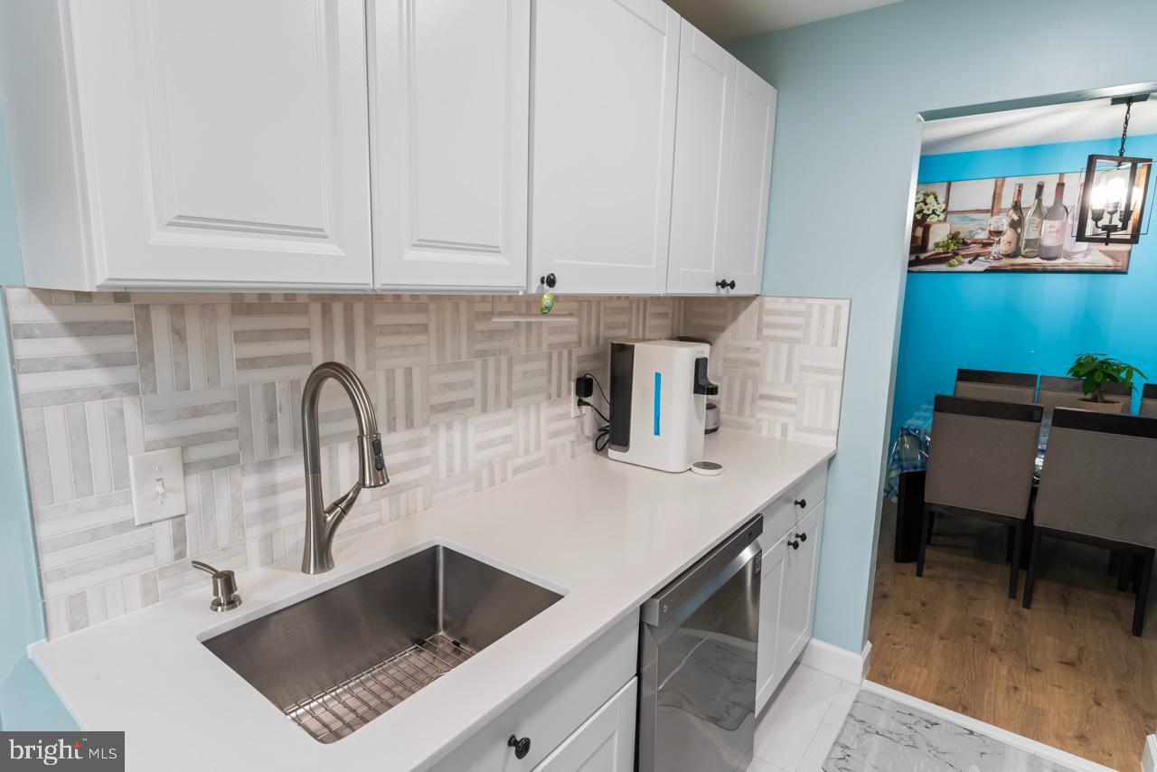 5913 MAYFLOWER CT #101, ALEXANDRIA, Virginia 22312, 2 Bedrooms Bedrooms, 4 Rooms Rooms,1 BathroomBathrooms,Residential,For sale,5913 MAYFLOWER CT #101,VAAX2044890 MLS # VAAX2044890