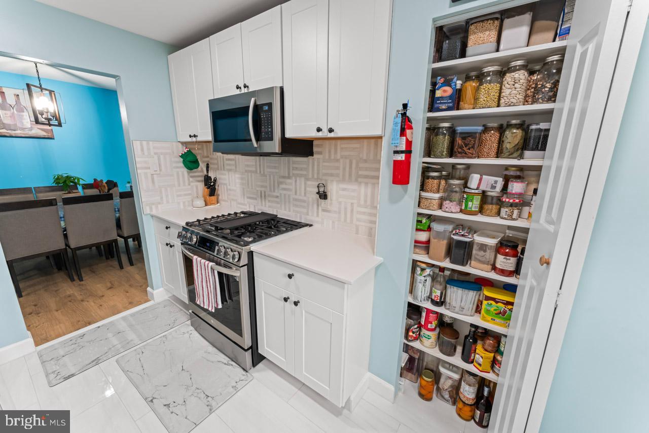 5913 MAYFLOWER CT #101, ALEXANDRIA, Virginia 22312, 2 Bedrooms Bedrooms, 4 Rooms Rooms,1 BathroomBathrooms,Residential,For sale,5913 MAYFLOWER CT #101,VAAX2044890 MLS # VAAX2044890