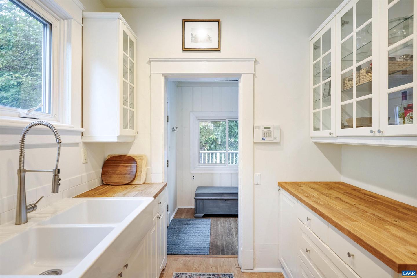 883 LOCUST AVE, CHARLOTTESVILLE, Virginia 22902, 3 Bedrooms Bedrooms, ,2 BathroomsBathrooms,Residential,For sale,883 LOCUST AVE,663999 MLS # 663999