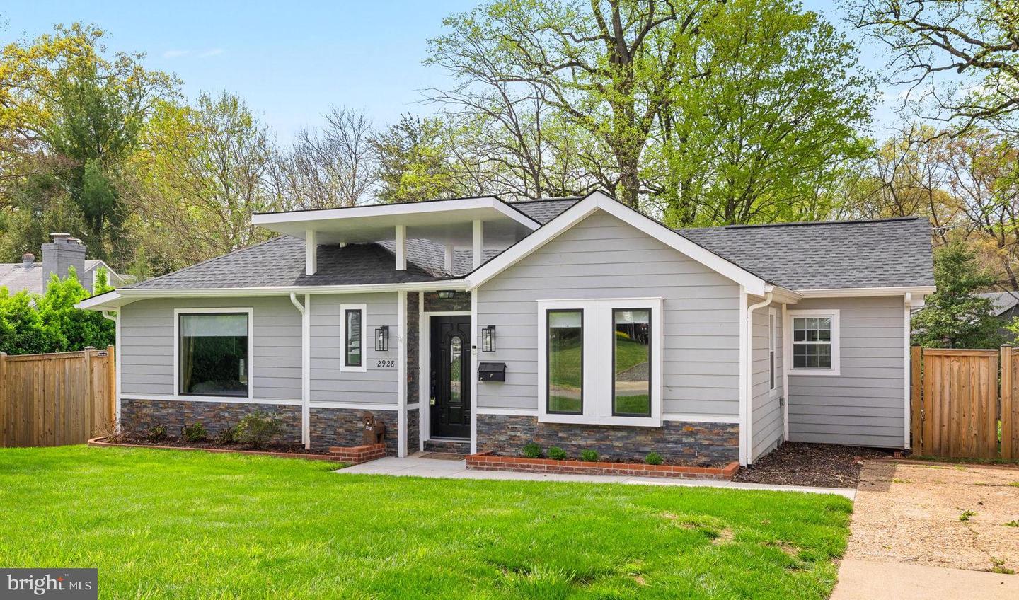 2928 FAIRMONT ST, FALLS CHURCH, Virginia 22042, 3 Bedrooms Bedrooms, ,3 BathroomsBathrooms,Residential,For sale,2928 FAIRMONT ST,VAFX2238250 MLS # VAFX2238250