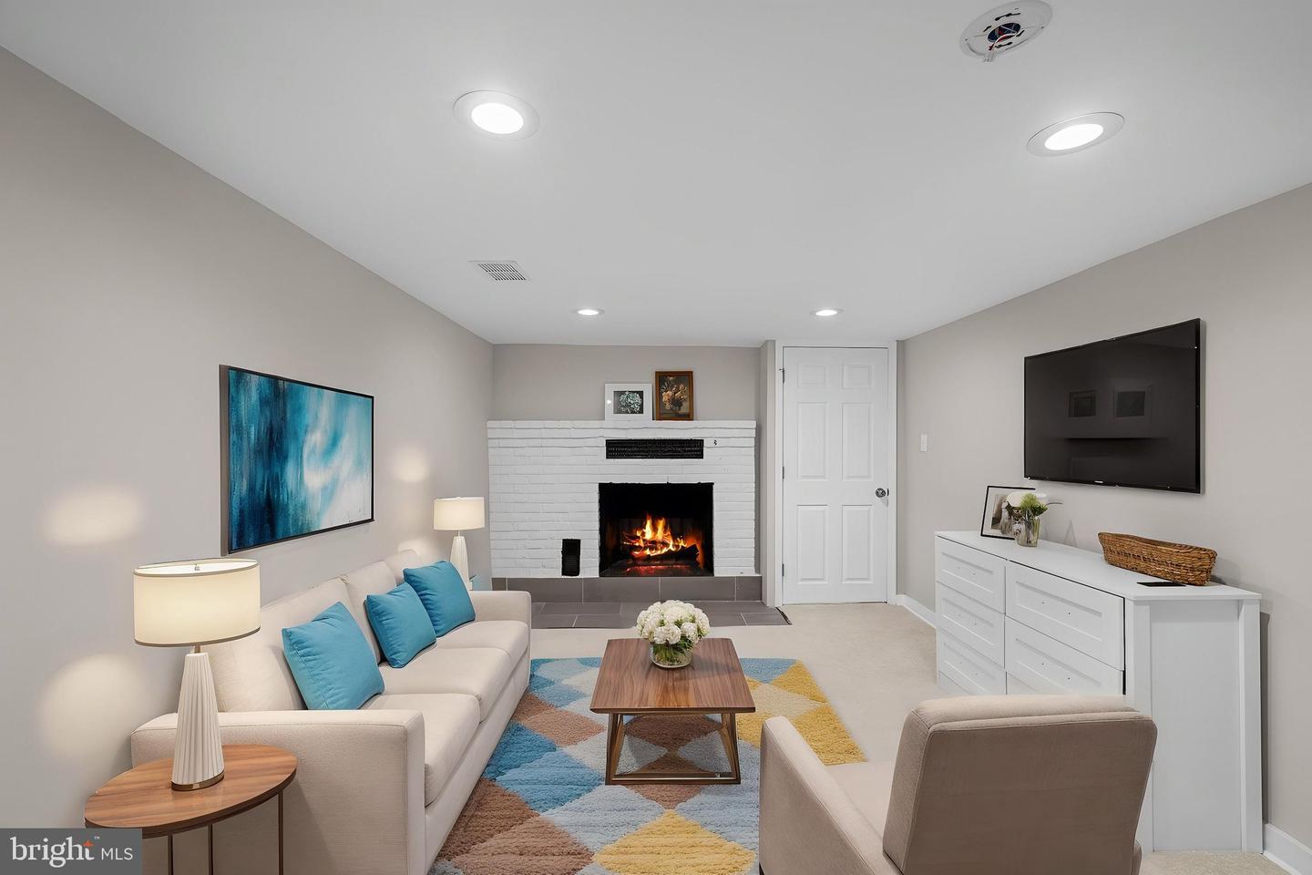 2928 FAIRMONT ST, FALLS CHURCH, Virginia 22042, 3 Bedrooms Bedrooms, ,3 BathroomsBathrooms,Residential,For sale,2928 FAIRMONT ST,VAFX2238250 MLS # VAFX2238250
