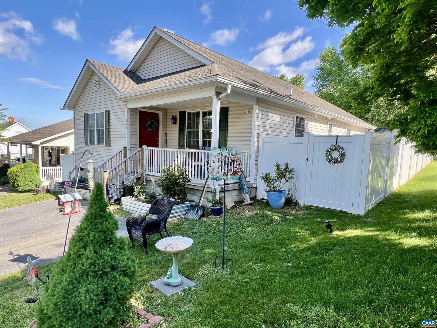 811 FRYE ST, WAYNESBORO, Virginia 22980, 3 Bedrooms Bedrooms, ,2 BathroomsBathrooms,Residential,For sale,811 FRYE ST,664020 MLS # 664020